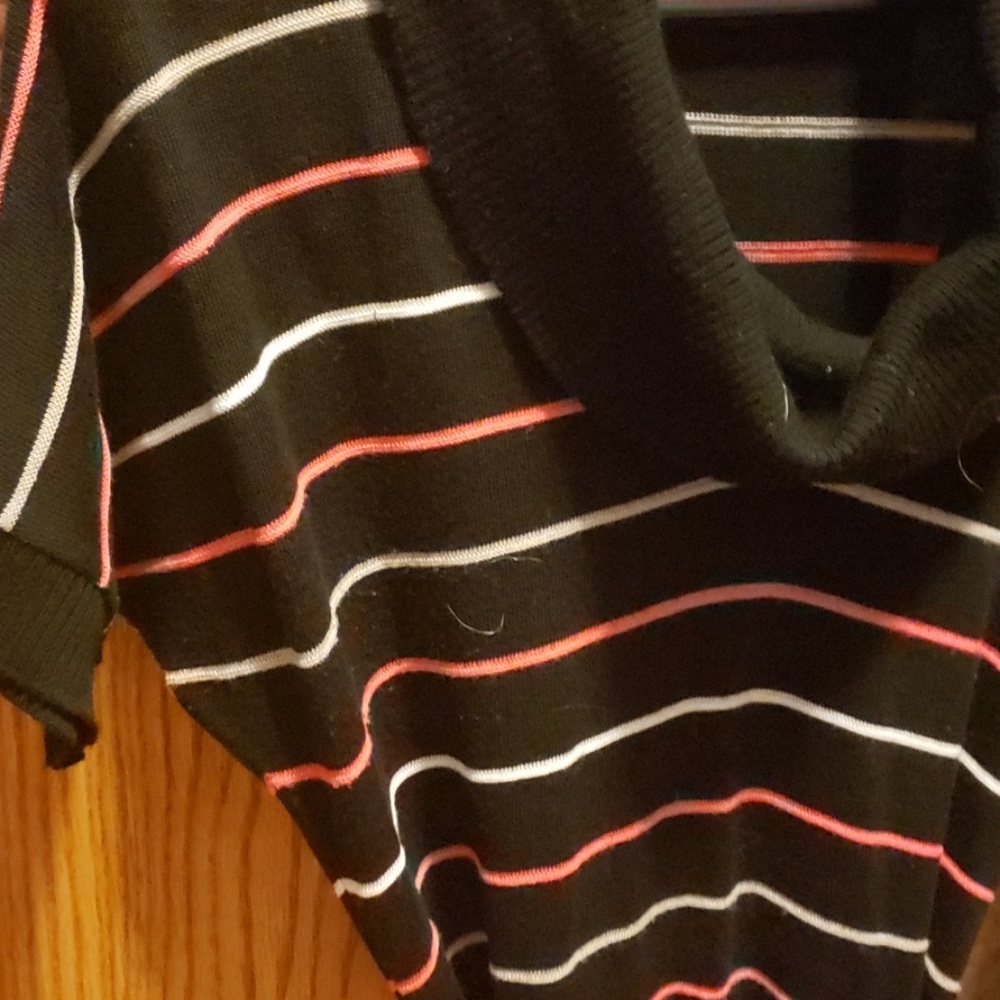 Size medium top - Picture 2 of 4